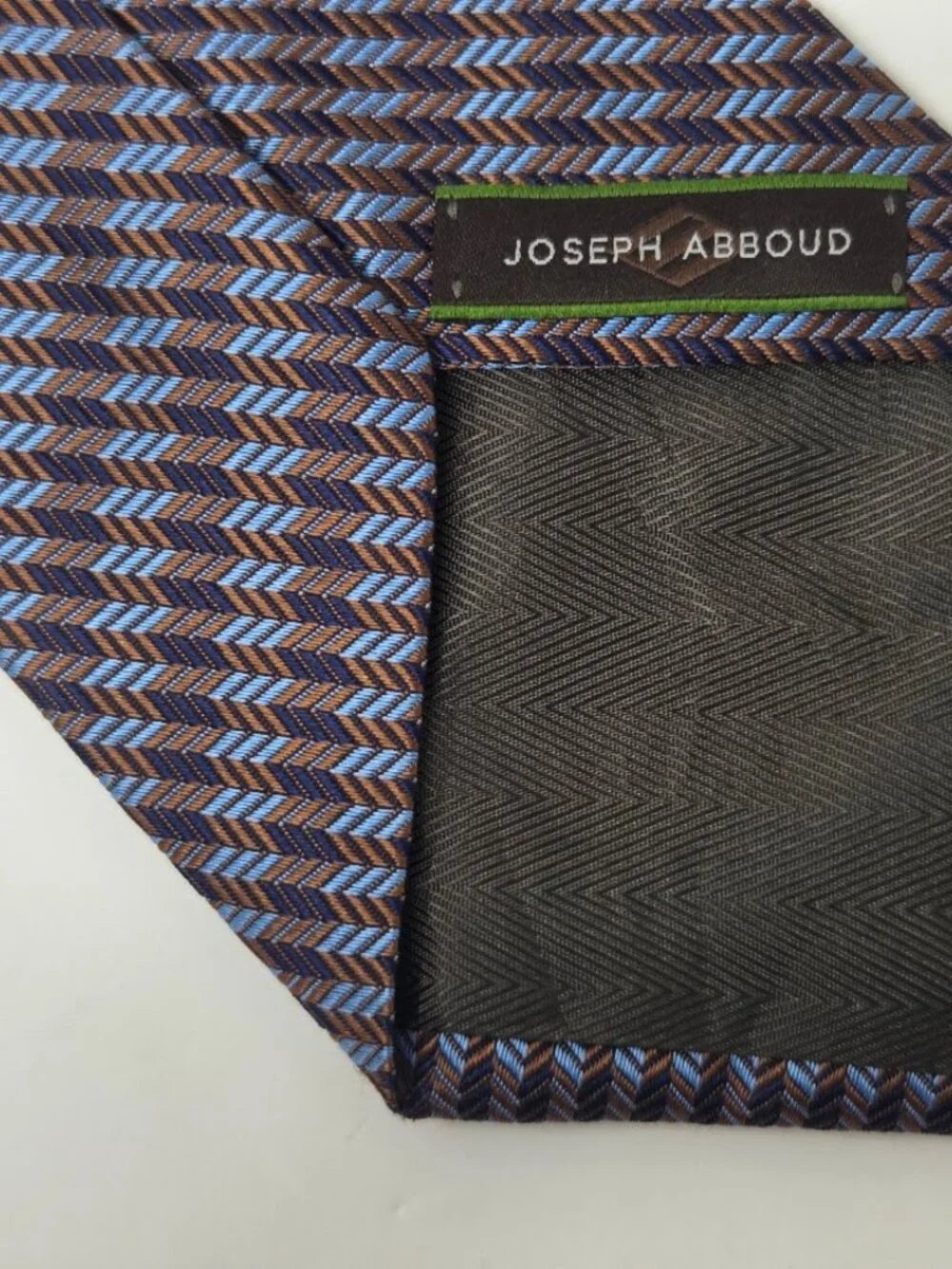 Joseph Abboud Mens 100 Percent Silk Tie 60 Inch Blue Brown Herringbone Italy